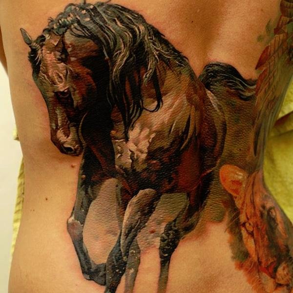 Татуировка в виде лошади